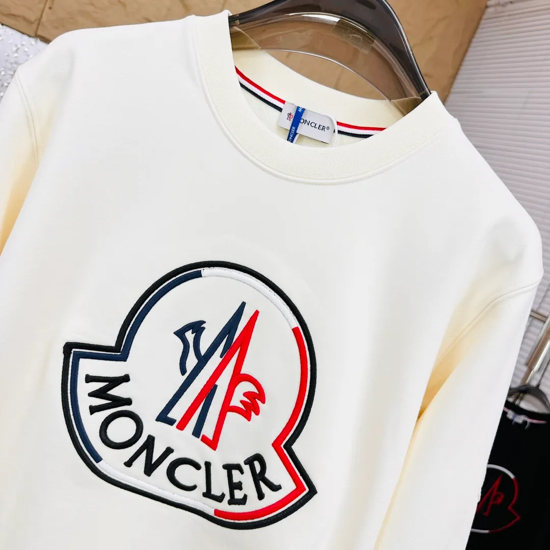 ： 🤳𝐌𝐎𝐍𝐂𝐋𝐄𝐑 ：☑️ 440 👕 ：☑️ 1*1 。🔜 。 ：☑️ 3D ，🇧🇫 1：1 。 ， ， ！🇲🇩 ！ Size：☑️S 〰️M 〰️L 〰️XL 〰️XXL